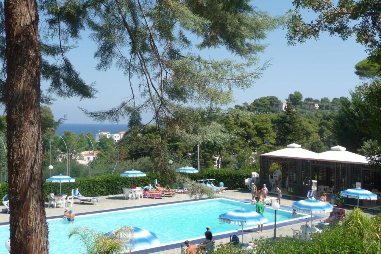Happy Camp Mobile Homes In Camping Villaggio Internazionale San Menaio Exterior foto