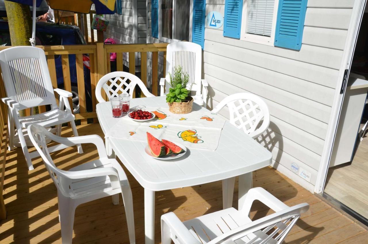 Happy Camp Mobile Homes In Camping Villaggio Internazionale San Menaio Exterior foto