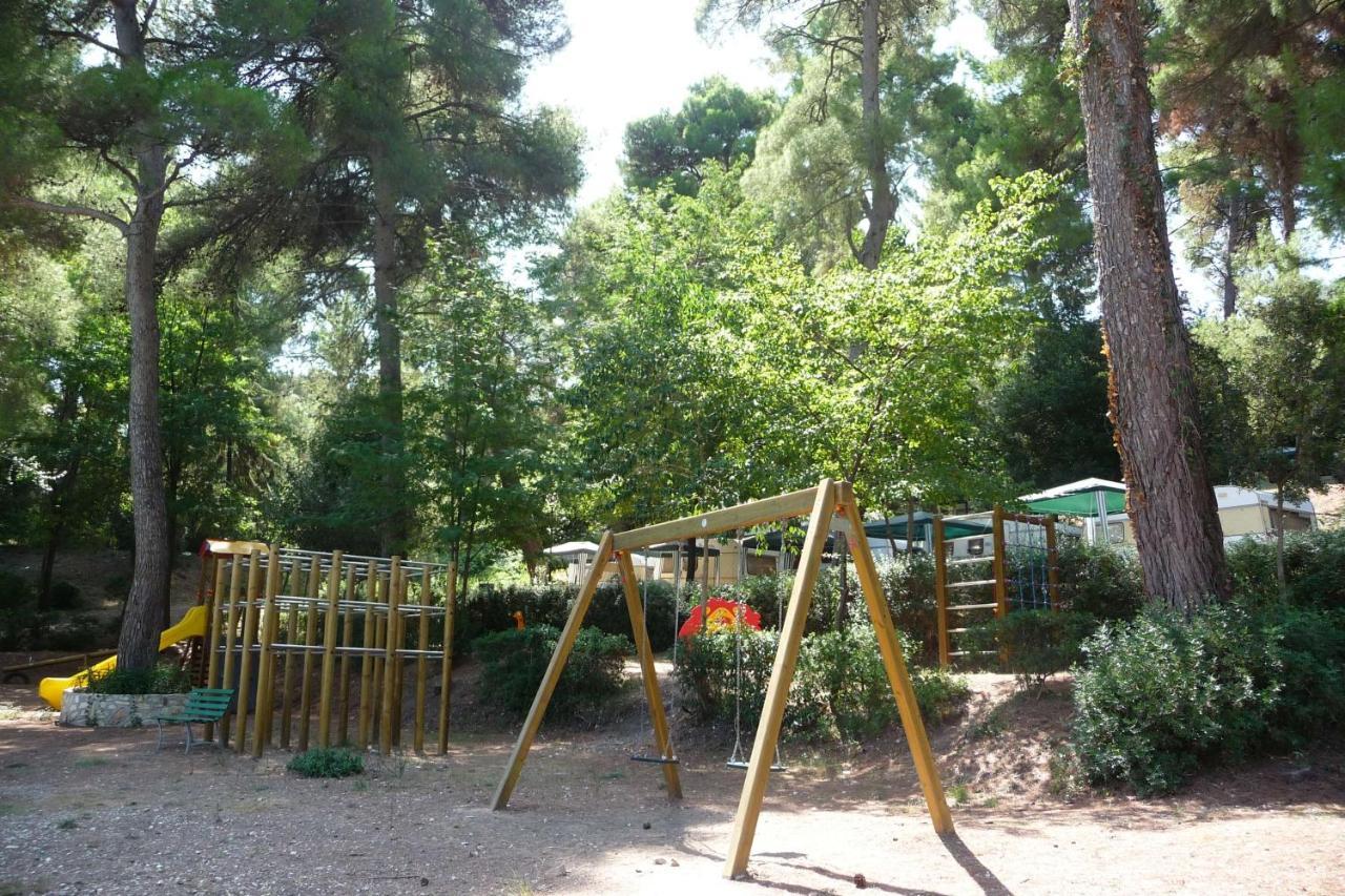 Happy Camp Mobile Homes In Camping Villaggio Internazionale San Menaio Exterior foto