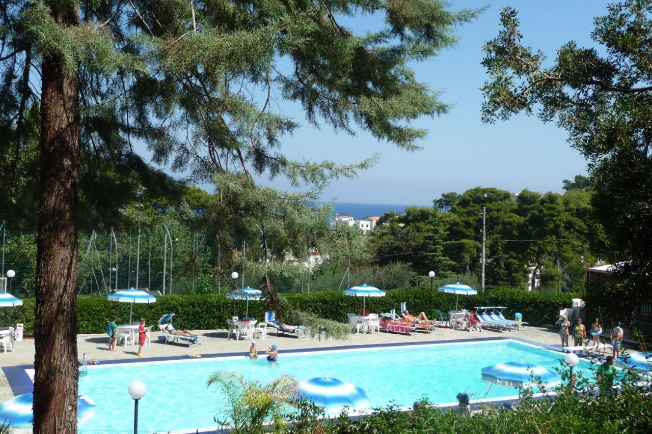 Happy Camp Mobile Homes In Camping Villaggio Internazionale San Menaio Exterior foto
